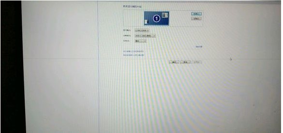 顯示屏出現(xiàn)了一條藍(lán)色的線怎么回事？
