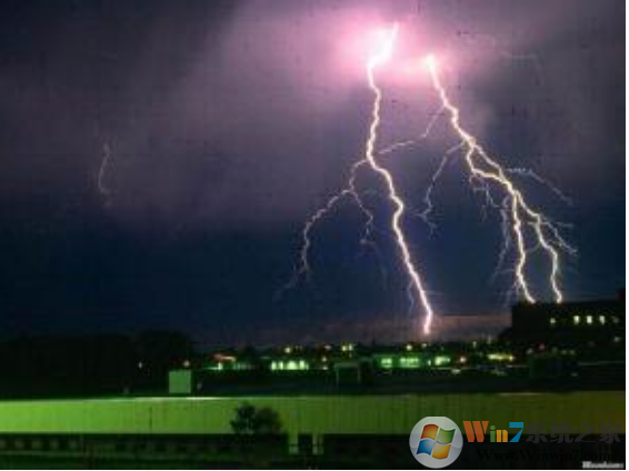 打雷可以玩電腦嗎？小編告訴你打雷能玩電腦嗎